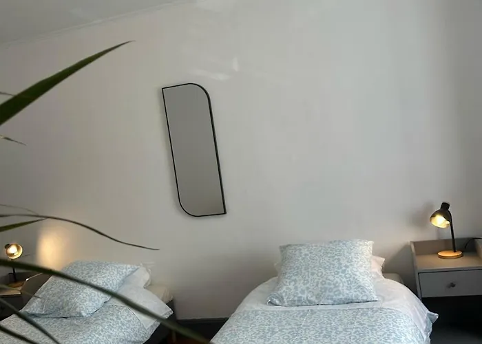 Apartman Calme Avec Jardin *